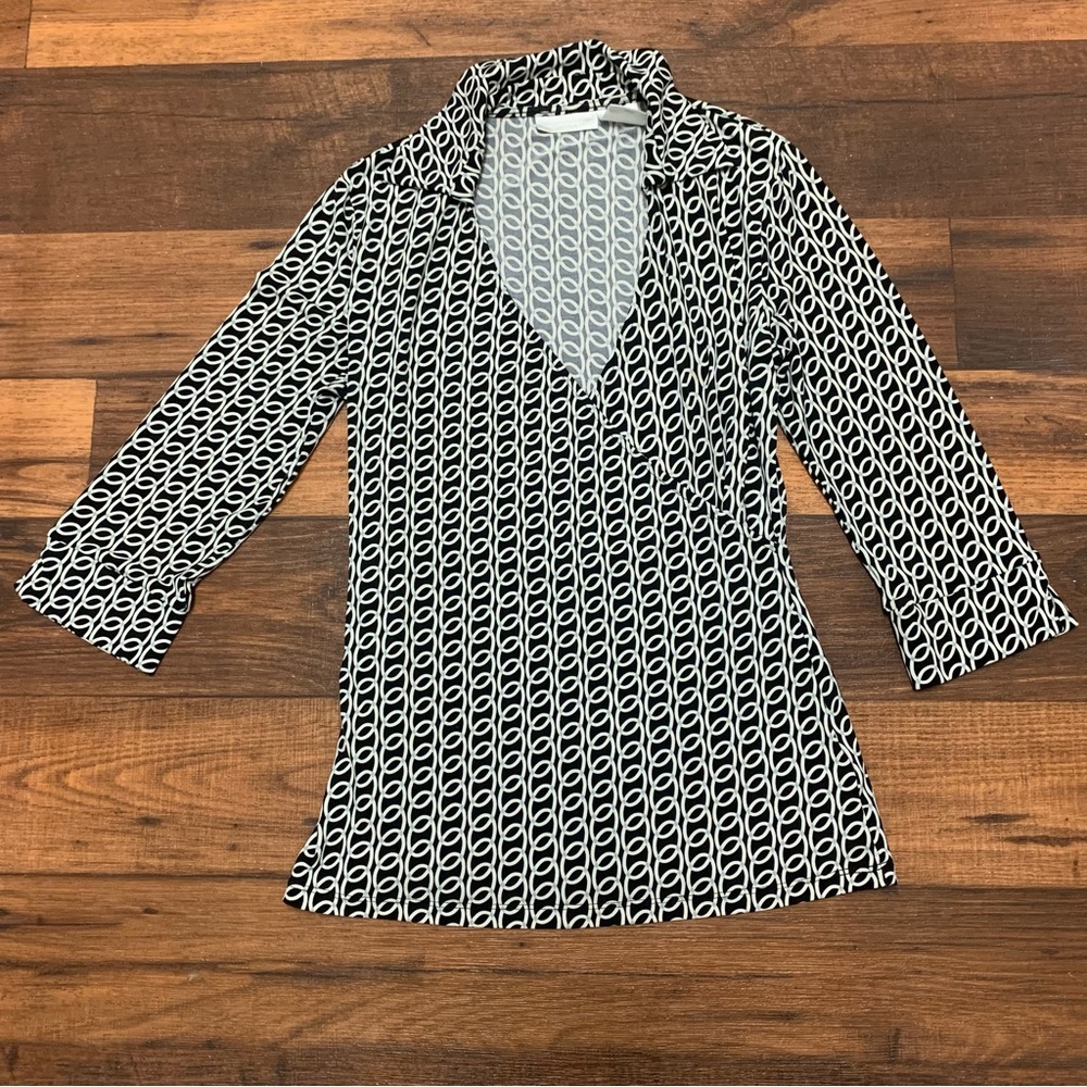 Worthington Women's Sz S Stretch Top Black White V-Neck Wrap Collar 3/4 Sleeve